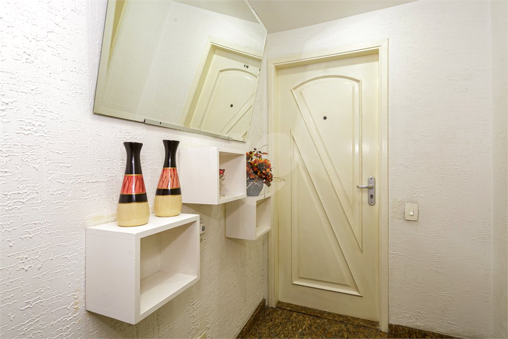 Apartamento à venda com 3 quartos, sendo 2 suítes, em Saúde, São Paulo, SP