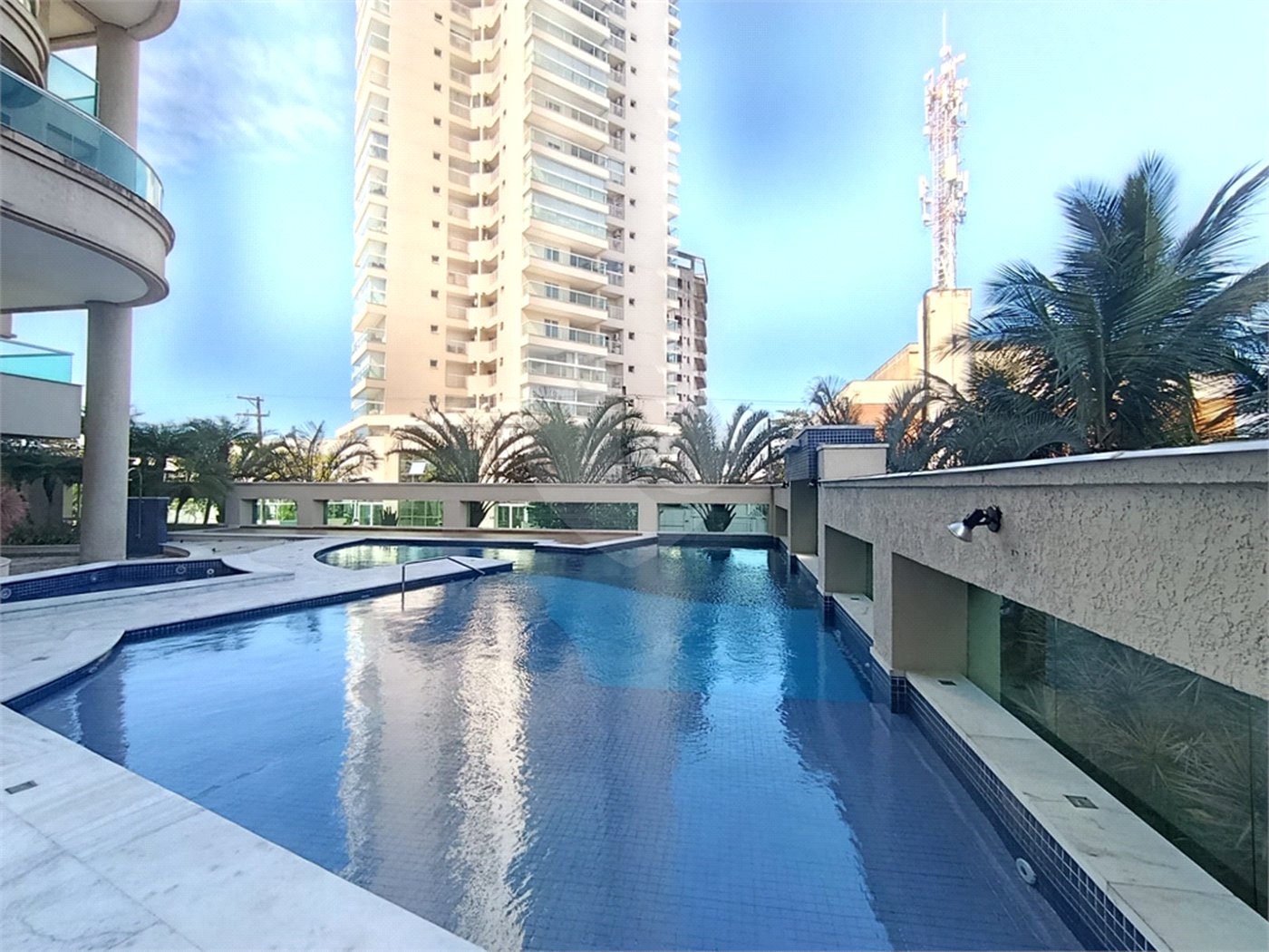 Apartamento para alugar com 3 suítes em Jardim Virgínia, Guarujá, SP