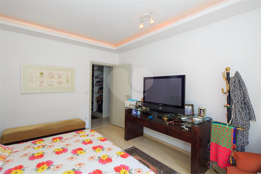 Casa à venda com 4 suítes no condomínio Vila Alba, São Paulo - SP