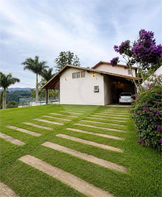Casa Térrea à venda com 3 quartos, sendo 2 suítes,  em Luiz Fagundes, Mairiporã, SP