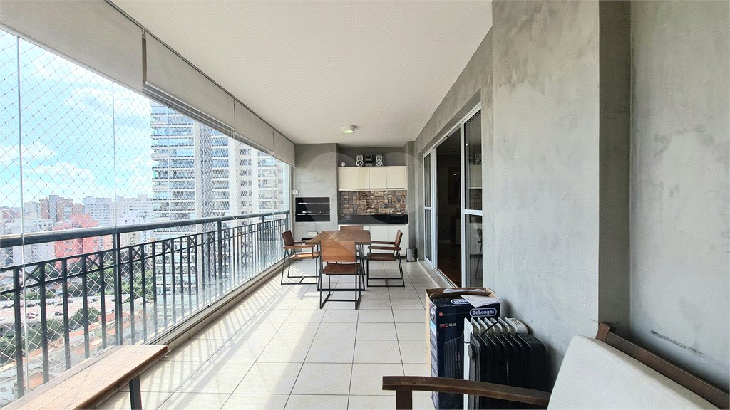 Apartamento à venda ou para alugar com 3 quartos, sendo 2 suítes, em Pinheiros, São Paulo, SP