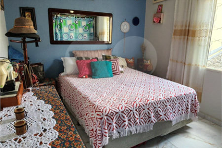 Sobrado à venda com 4 quartos, sendo 1 suíte, em Vila Romão, Salto, SP