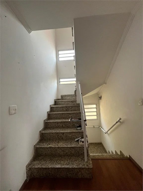 Sobrado à venda com 4 quartos, sendo 1 suíte, em Vila Cordeiro, São Paulo, SP