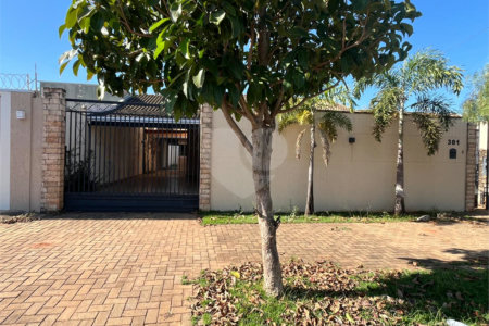 Casa à venda com 3 quartos, sendo 1 suíte, em Ipê, Três Lagoas, MS