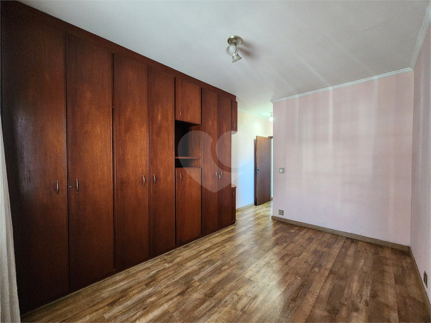 Sobrado à venda com 3 quartos, sendo 1 suíte,  em Vila Constança, São Paulo, SP