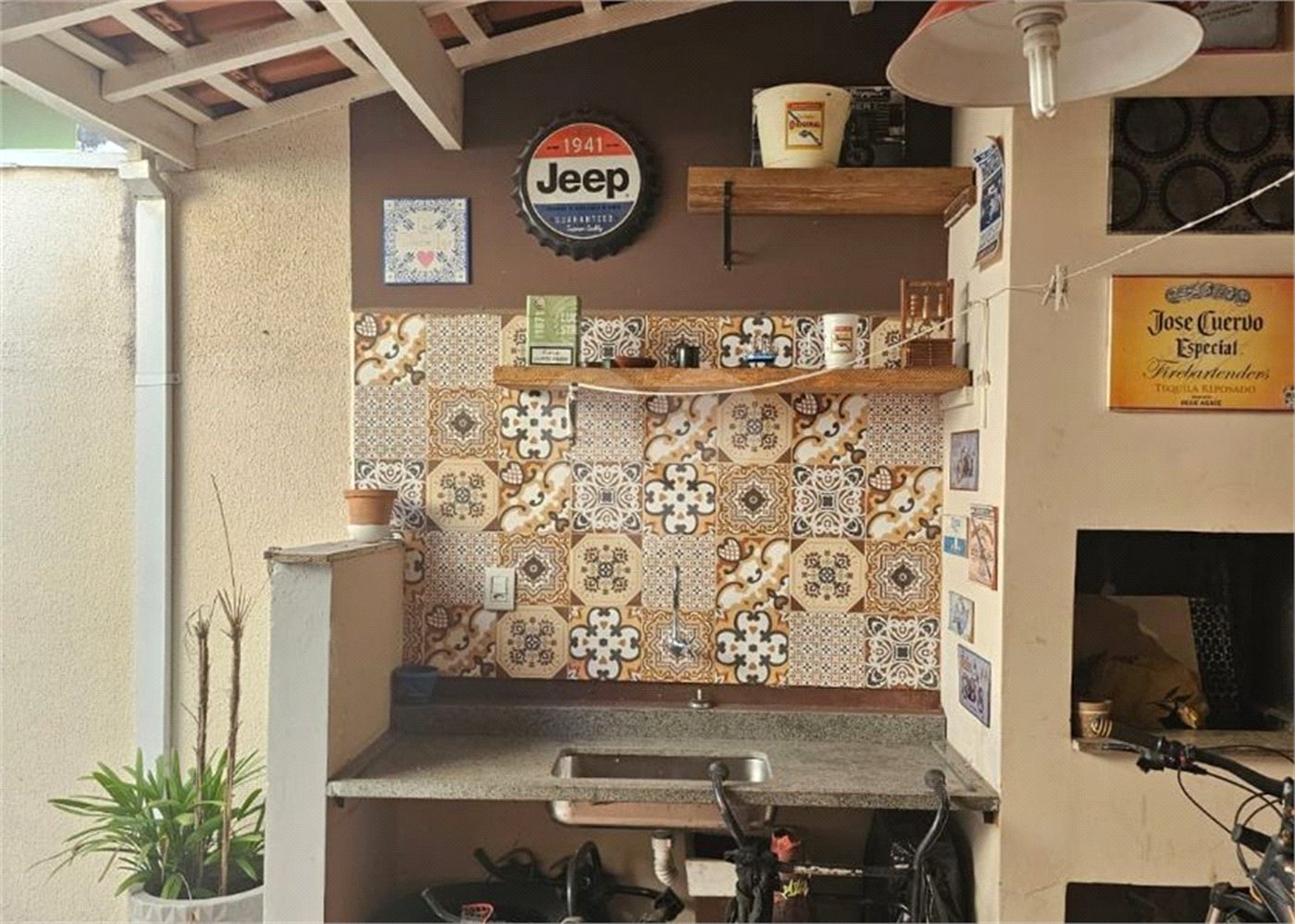Casa à venda com 3 quartos, sendo 1 suíte, no condomínio Parque das Árvores, Sorocaba - SP