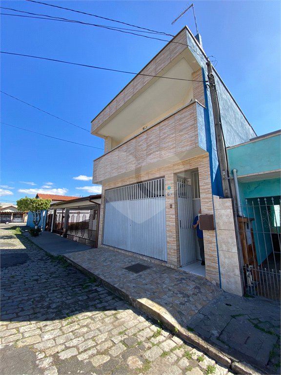 Sobrado à venda com 3 quartos em Jundiapeba, Mogi das Cruzes, SP