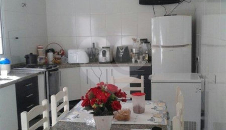 Casa à venda com 4 quartos, sendo 3 suítes,  no condomínio Travessa Camarajibe,12, São Paulo - SP