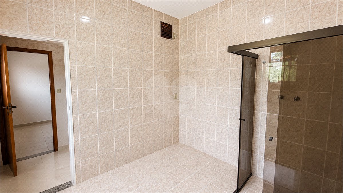 Sobrado à venda com 4 quartos, sendo 2 suítes, em Vila Pires, Santo André, SP