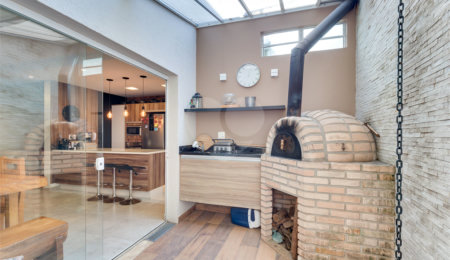 Casa à venda com 4 quartos, sendo 3 suítes,  no condomínio Vila Hípica, São Paulo - SP