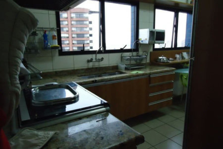 Apartamento à venda com 3 suítes em Vila Suzana, São Paulo, SP