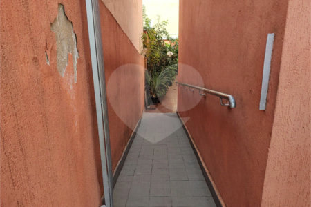 Sobrado à venda com 3 quartos no Centro, Jarinu, SP