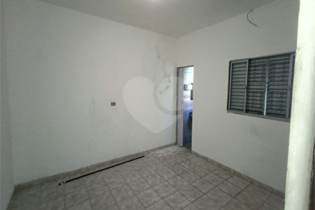 Sobrado à venda com 3 quartos em Chora Menino, São Paulo, SP