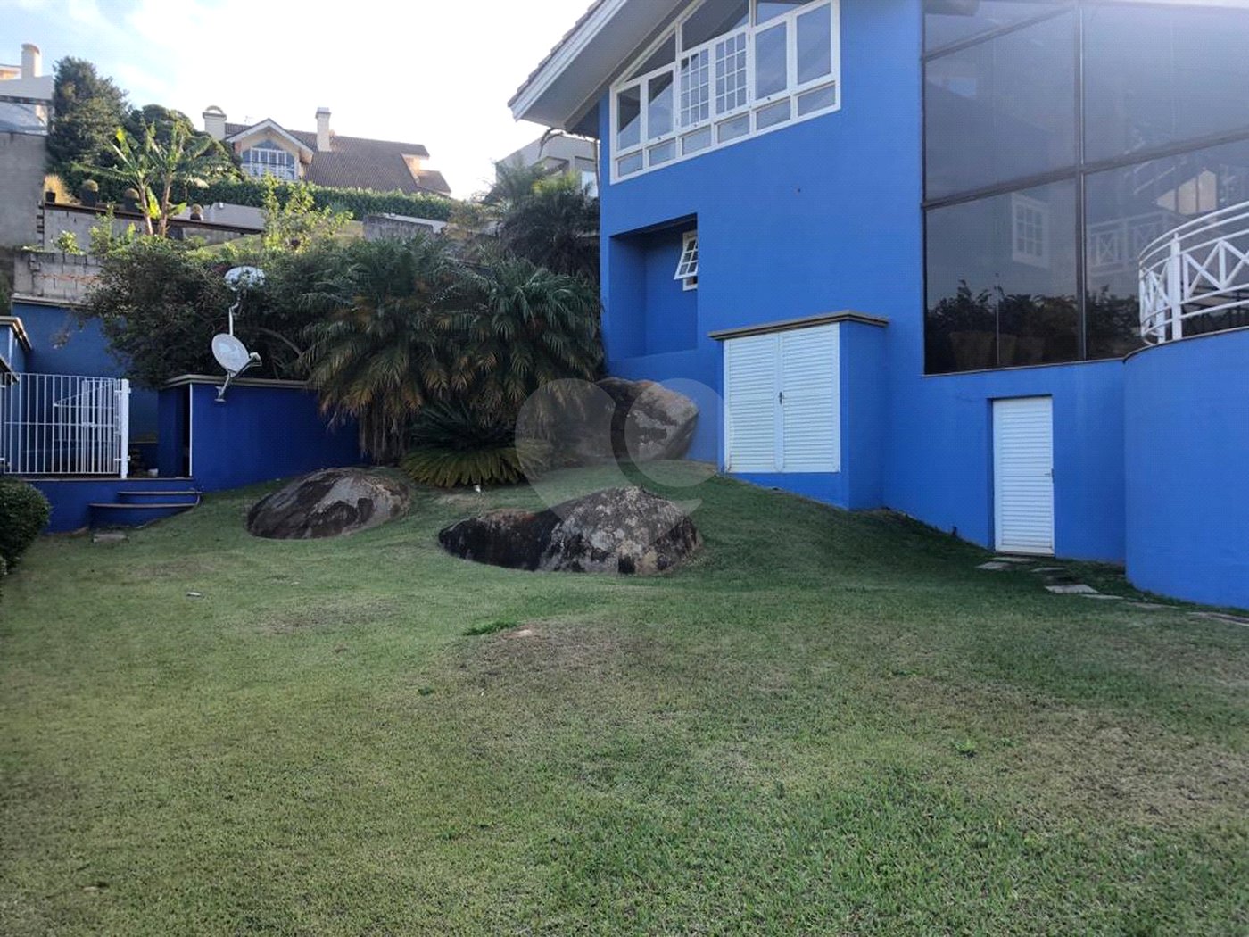 Casa à venda com 4 suítes no condomínio Osato, Atibaia - SP