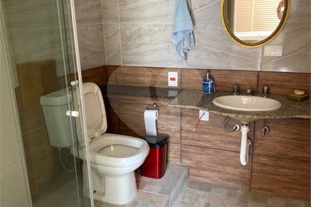 Sobrado à venda com 4 quartos, sendo 2 suítes, em Paraisópolis, São Paulo, SP
