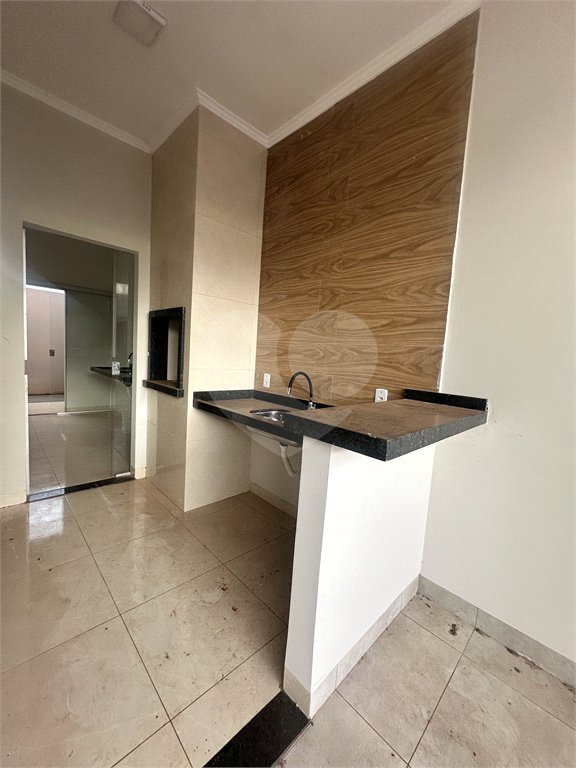 Casa à venda com 3 quartos, sendo 1 suíte,  em Ipê, Três Lagoas, MS