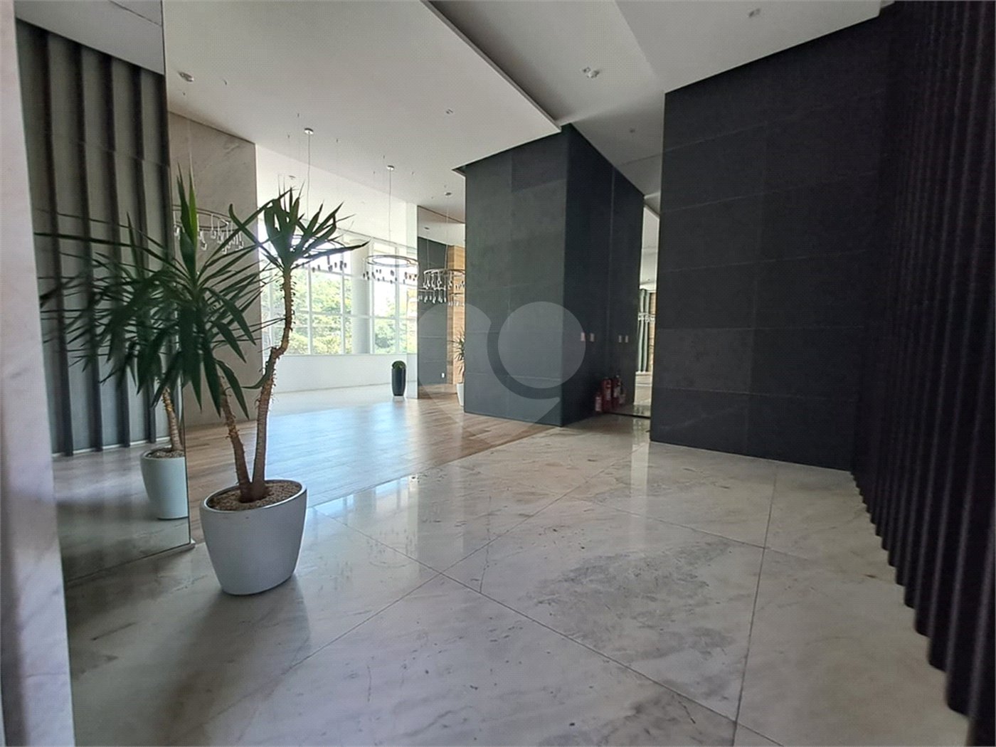 Excelente Apartamento para venda com 4 suítes, 4 vagas e lazer à venda na Vila Mariana!!