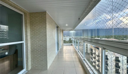 Apartamento à venda com 3 quartos, sendo 1 suíte,  no Centro, Bertioga, SP
