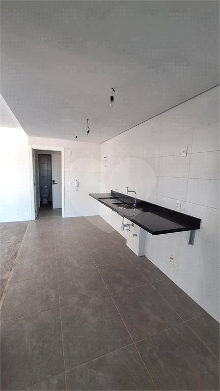Apartamento à venda com 3 suítes em Vila Romana, São Paulo, SP
