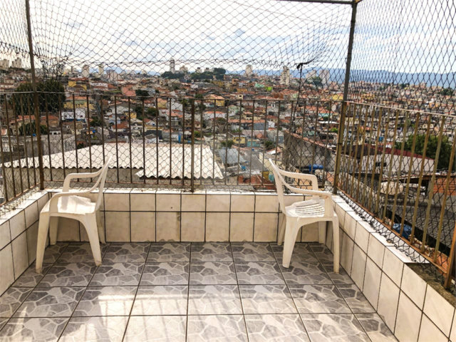 Sobrado à venda com 5 quartos, sendo 1 suíte,  em Parque Edu Chaves, São Paulo, SP