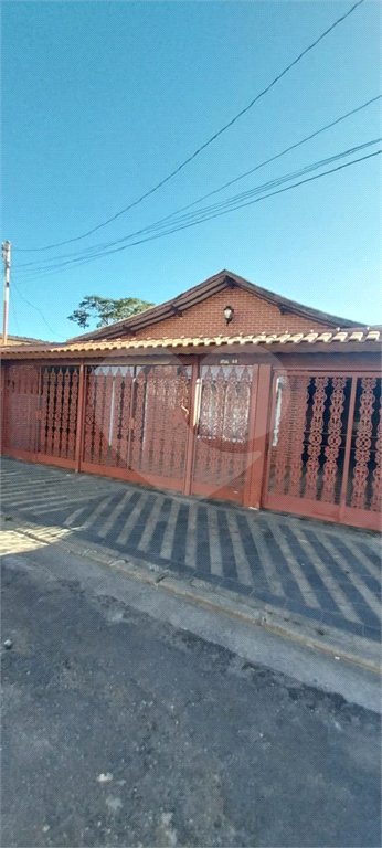 Casa à venda com 3 quartos, sendo 1 suíte, em Vila Scarpelli, Santo André, SP
