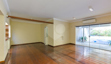 Casa à venda com 3 quartos, sendo 1 suíte,  em Brooklin, São Paulo, SP