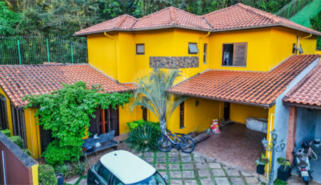 Casa à venda ou para alugar com 4 quartos, sendo 3 suítes,  no condomínio Da Serra, São Paulo - SP