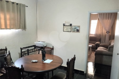 Casa à venda com 2 quartos no Centro, Araraquara, SP
