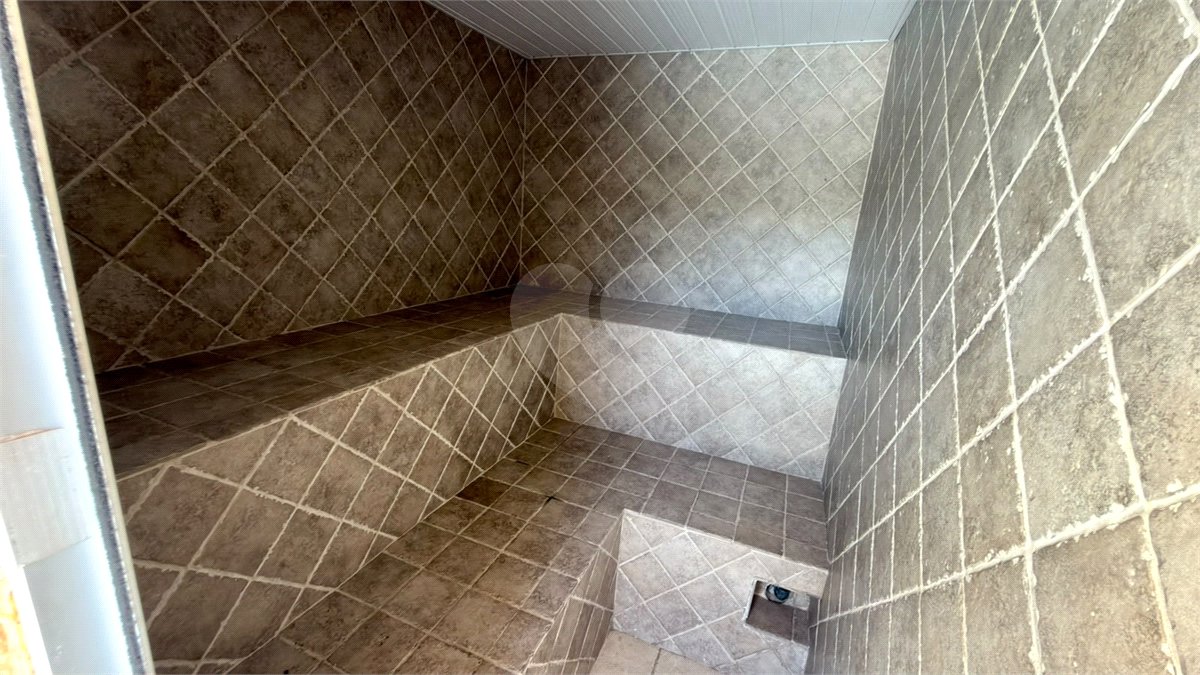 Casa à venda com 4 suítes no condomínio Parque Village Castelo, Itu - SP
