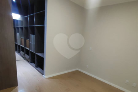 Apartamento à venda com 3 quartos, sendo 2 suítes,  em Jardim Arpoador, São Paulo, SP