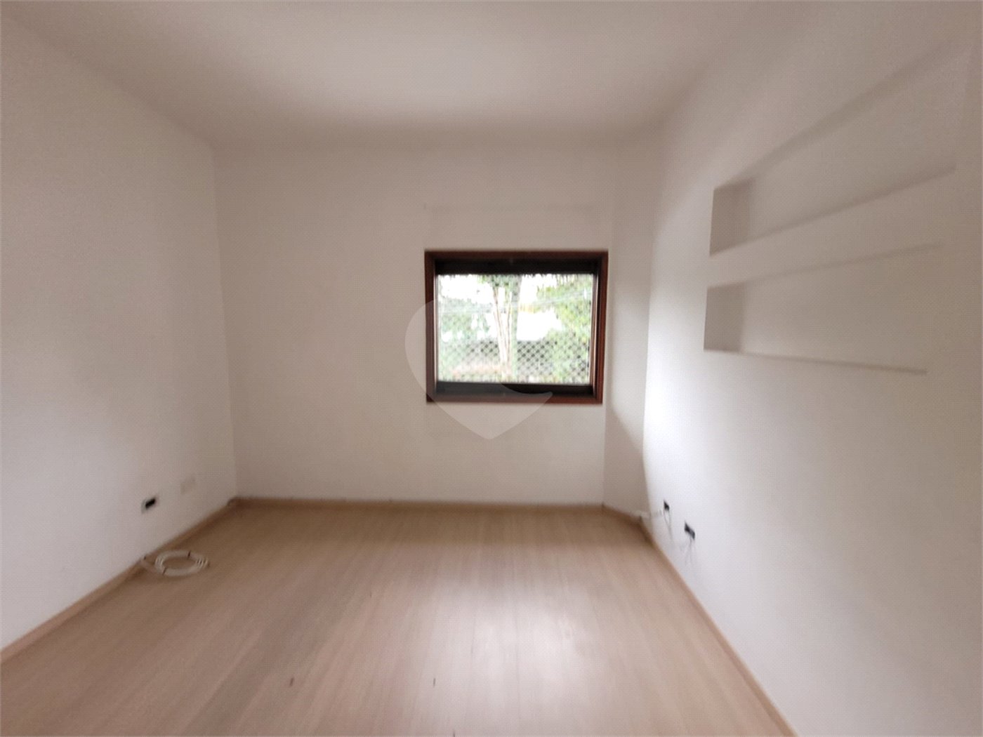 Casa à venda com 3 quartos, sendo 1 suíte, em Parque Maria Domitila, São Paulo, SP