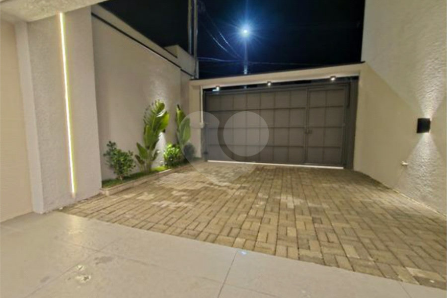 Casa à venda com 4 suítes no condomínio Villas do Jaguari, Santana de Parnaíba - SP