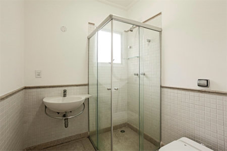 Casa à venda com 4 quartos, sendo 2 suítes, no condomínio Lake Louise, São Paulo - SP