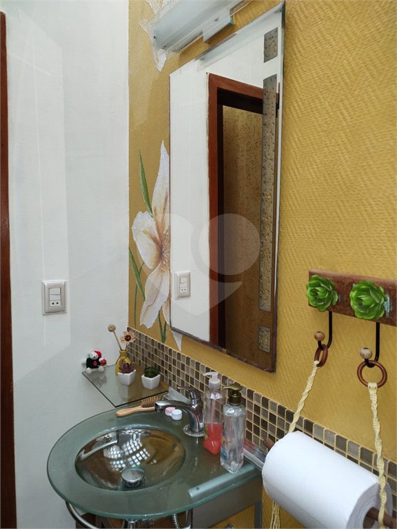 Sobrado à venda com 4 quartos, sendo 1 suíte, em Horto, São Paulo, SP