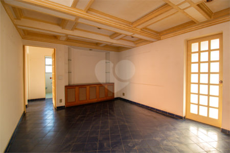 Apartamento à venda com 3 quartos, sendo 1 suíte, em Campo Belo, São Paulo, SP