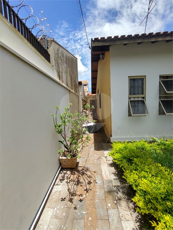 Casa à venda com 3 quartos, sendo 1 suíte, em Parque Laranjeiras, Araraquara, SP