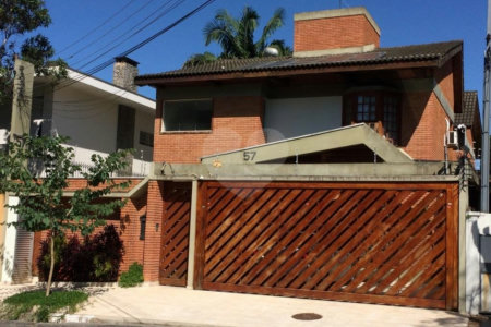Sobrado à venda com 4 quartos, sendo 2 suítes, em Granja Julieta, São Paulo, SP