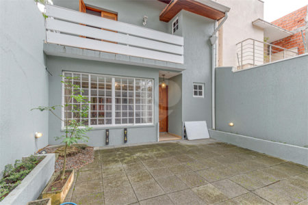 Sobrado à venda com 2 quartos, sendo 1 suíte, em Alto da Boa Vista, São Paulo, SP