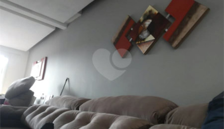Casa à venda com 3 quartos, sendo 1 suíte,  no condomínio Village St. Louis, São Paulo - SP