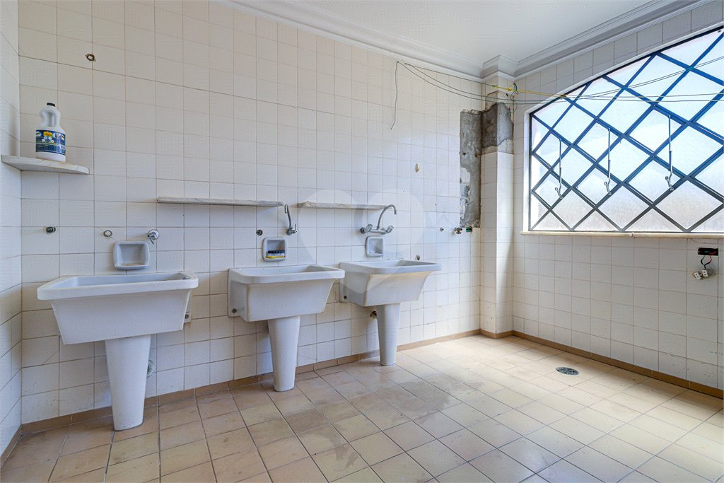 Casa à venda com 5 quartos, sendo 3 suítes, em Alto da Boa Vista, São Paulo, SP