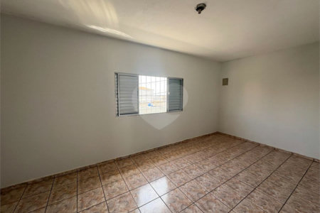 Casa à venda com 4 quartos em Jardim Casa Branca, Suzano, SP