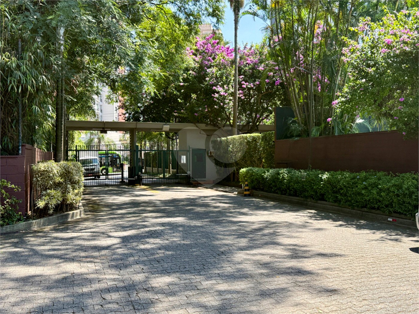 Apartamento à venda com 4 suítes em Jardim Marajoara, São Paulo, SP