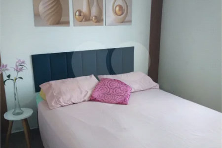 Apartamento à venda com 2 quartos em Jardim Ísis, Cotia, SP