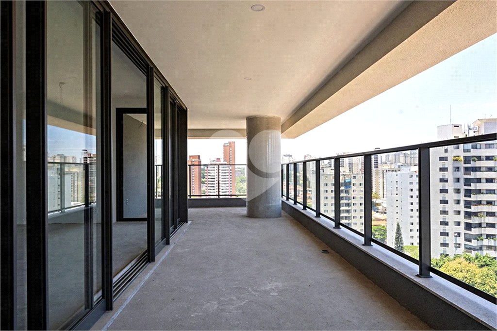 Apartamento à venda com 3 suítes em Campo Belo, São Paulo, SP