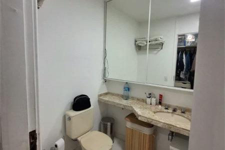 Casa à venda com 5 quartos, sendo 3 suítes, no condomínio Vila Panamericana, São Paulo - SP