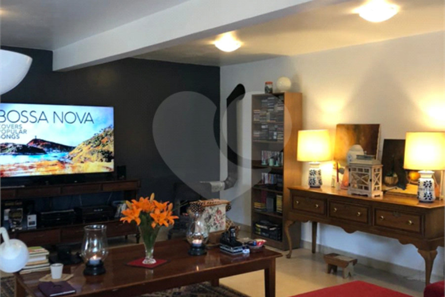 Casa Térrea à venda com 4 quartos, sendo 1 suíte, em Roseira, Mairiporã, SP