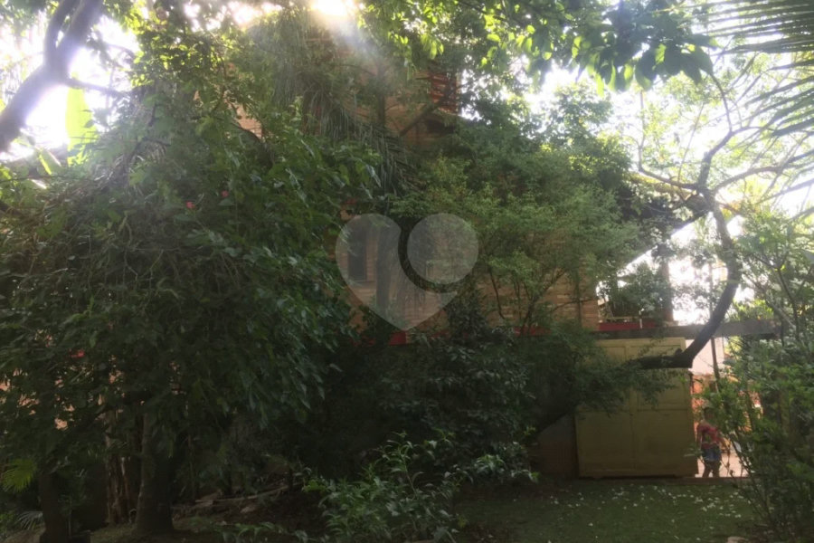 Sobrado à venda com 4 quartos, sendo 3 suítes, em Jardim Virginia Bianca, São Paulo, SP