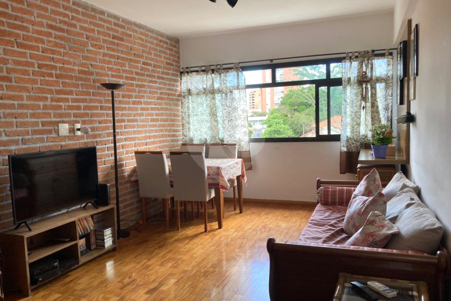 Apartamento à venda com 3 quartos, sendo 1 suíte,  em Santo Amaro, São Paulo, SP