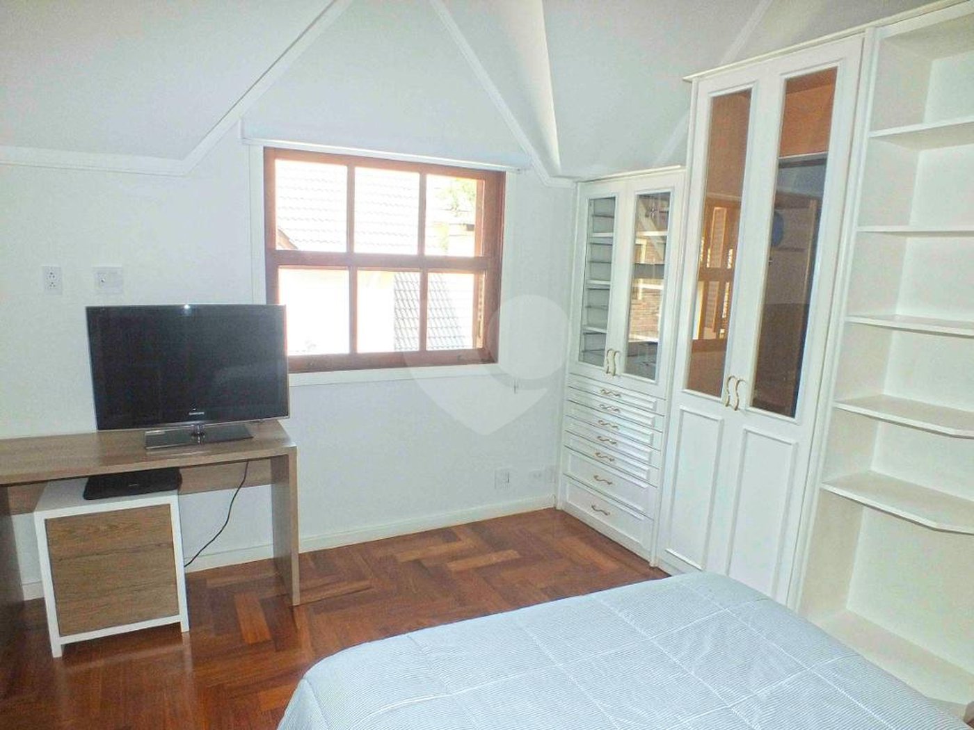 Casa à venda com 5 suítes no condomínio Vilaggio Monte Alegre, São Paulo - SP