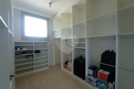 Casa à venda com 3 suítes em Vila Nastri, Itapetininga, SP